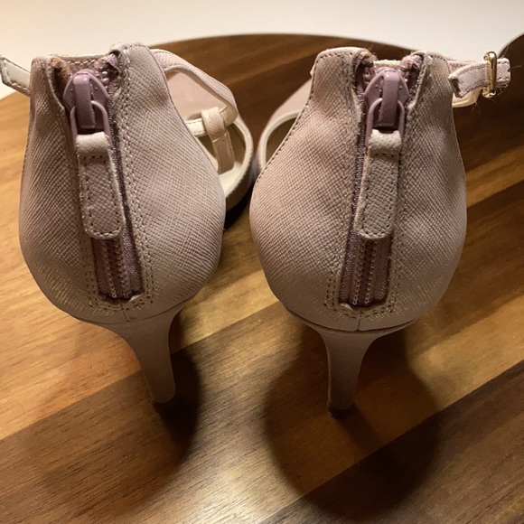 Cole Haan Prieta Pump - Picture 8 of 14